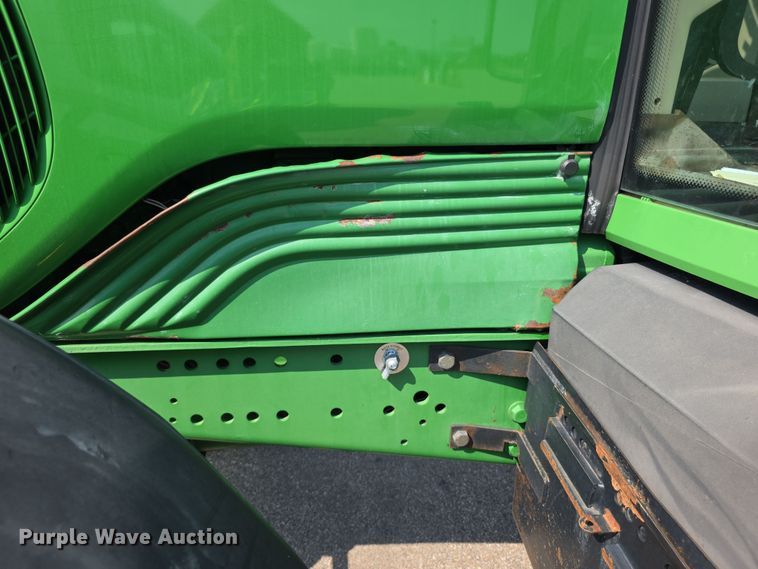 image for item EF3776 2003 John Deere 7220 MFWD tractor