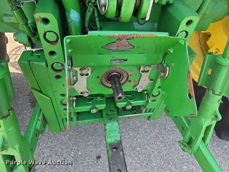 image for item EF3776 2003 John Deere 7220 MFWD tractor