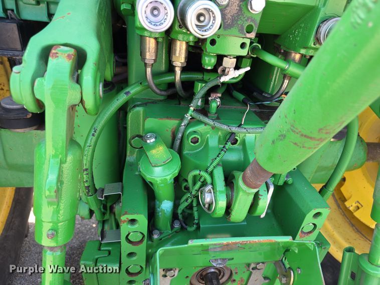 image for item EF3776 2003 John Deere 7220 MFWD tractor