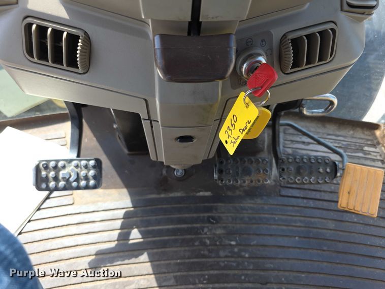 image for item EF3776 2003 John Deere 7220 MFWD tractor