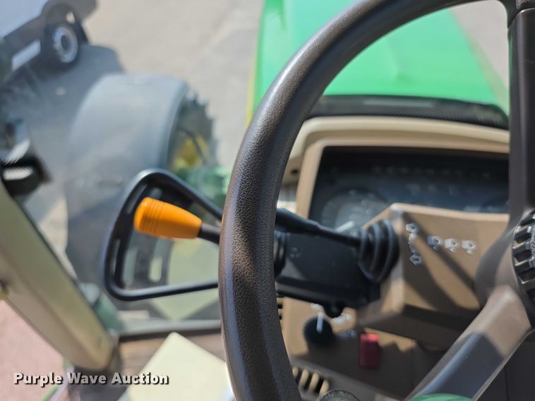 image for item EF3776 2003 John Deere 7220 MFWD tractor