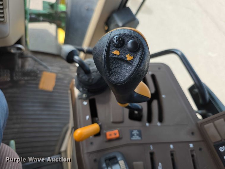 image for item EF3776 2003 John Deere 7220 MFWD tractor