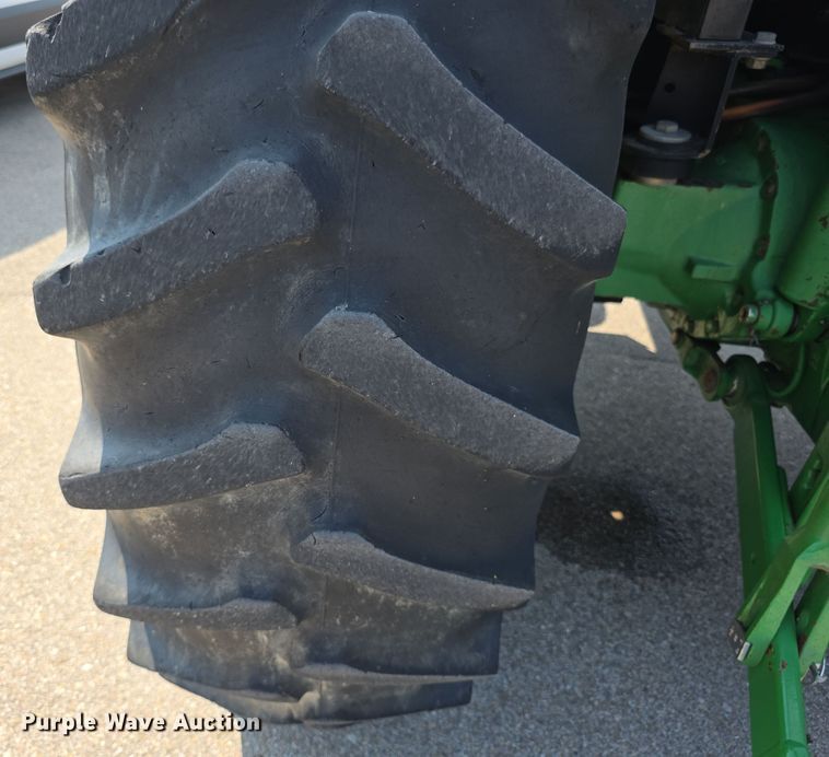 image for item EF3776 2003 John Deere 7220 MFWD tractor