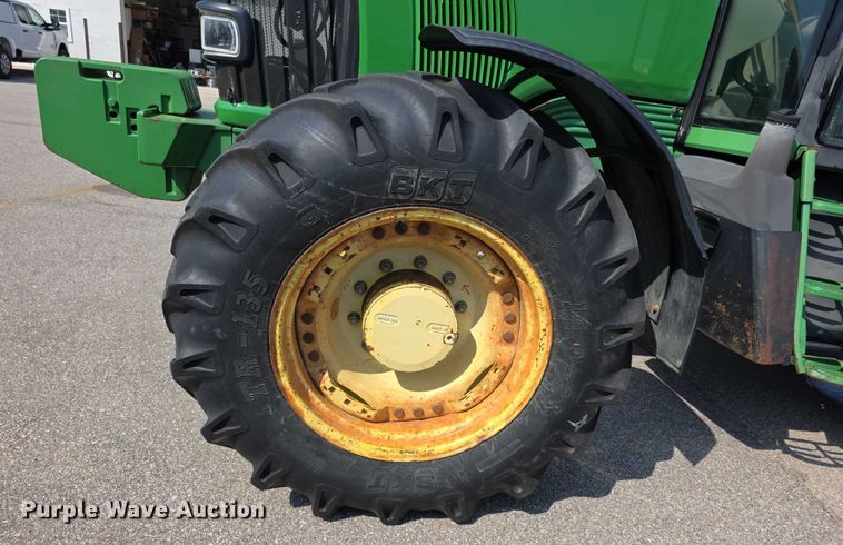 image for item EF3776 2003 John Deere 7220 MFWD tractor