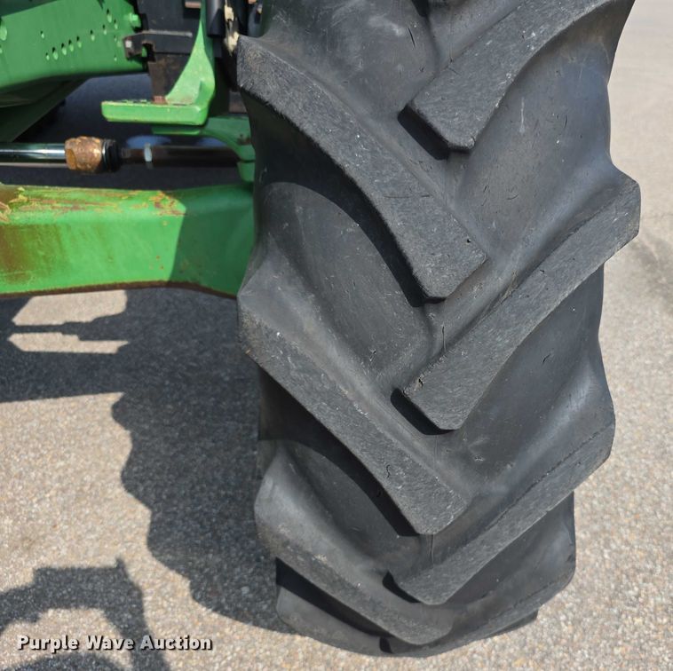 image for item EF3776 2003 John Deere 7220 MFWD tractor