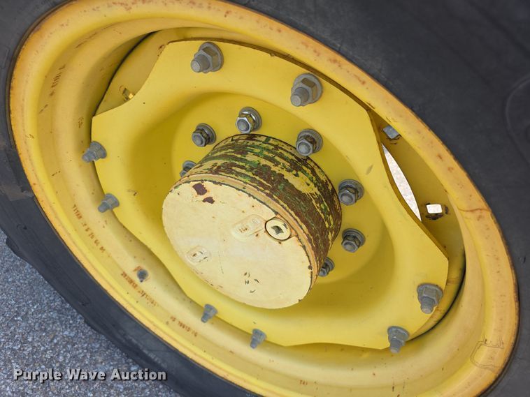 image for item EF3776 2003 John Deere 7220 MFWD tractor