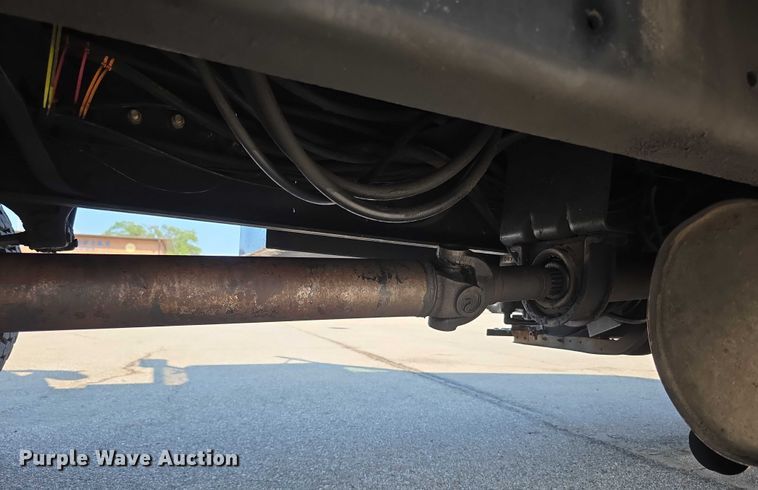 image for item EF3777 1993 International 4700 post driver truck