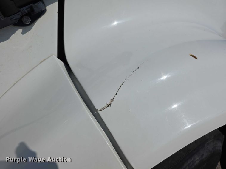 image for item EF3777 1993 International 4700 post driver truck