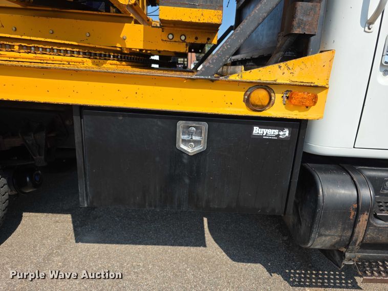 image for item EF3777 1993 International 4700 post driver truck