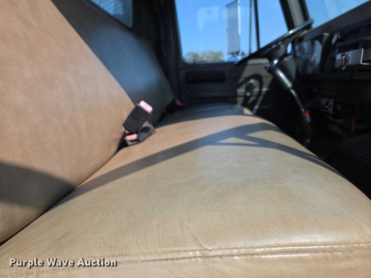 image for item EF3777 1993 International 4700 post driver truck