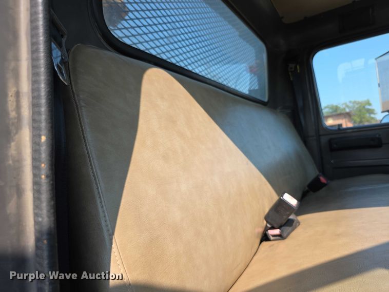 image for item EF3777 1993 International 4700 post driver truck