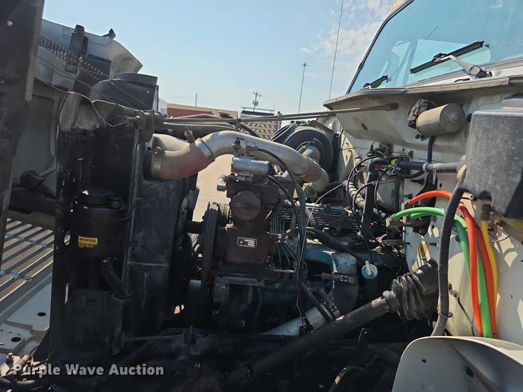 image for item EF3777 1993 International 4700 post driver truck