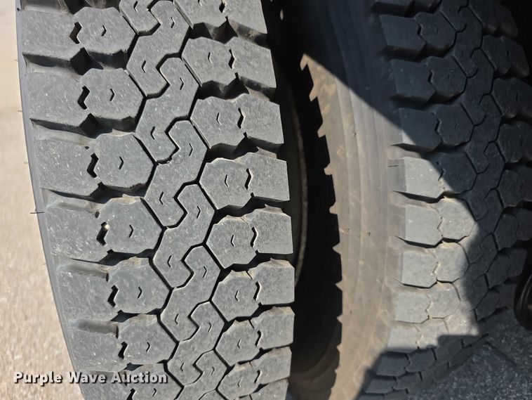 image for item EF3777 1993 International 4700 post driver truck