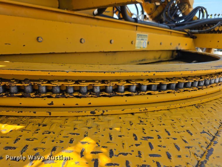 image for item EF3777 1993 International 4700 post driver truck