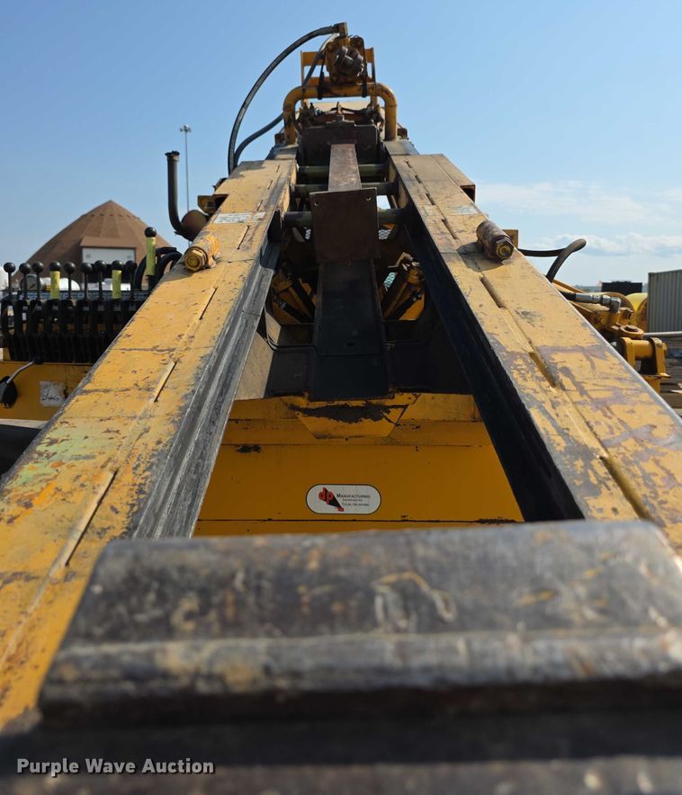 image for item EF3777 1993 International 4700 post driver truck