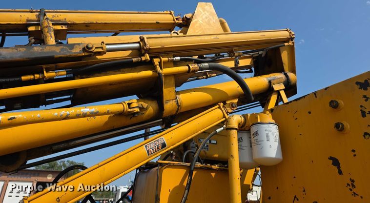 image for item EF3777 1993 International 4700 post driver truck