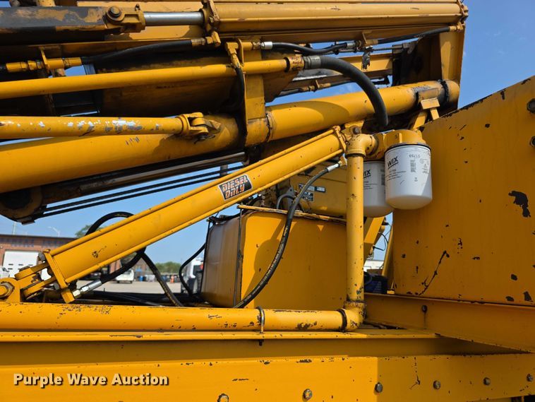 image for item EF3777 1993 International 4700 post driver truck