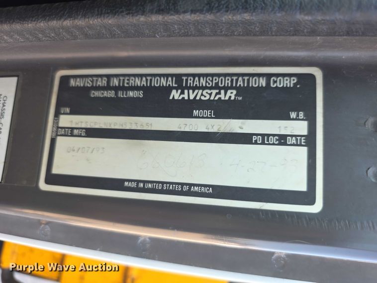 image for item EF3777 1993 International 4700 post driver truck