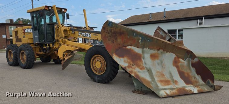 MOTOCONFORMADORA JOHN DEERE 772CHII 2002