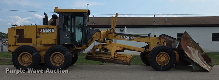 MOTOCONFORMADORA JOHN DEERE 772CHII 2002
