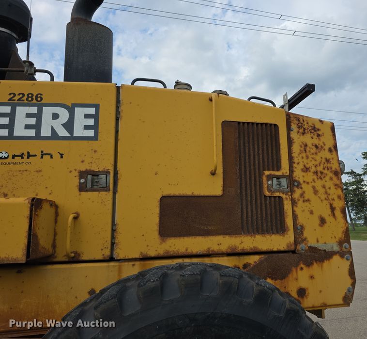 image for item EF3778 2002 John Deere 772CH II motor grader