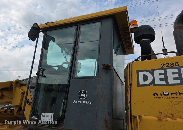 image for item EF3778 2002 John Deere 772CH II motor grader