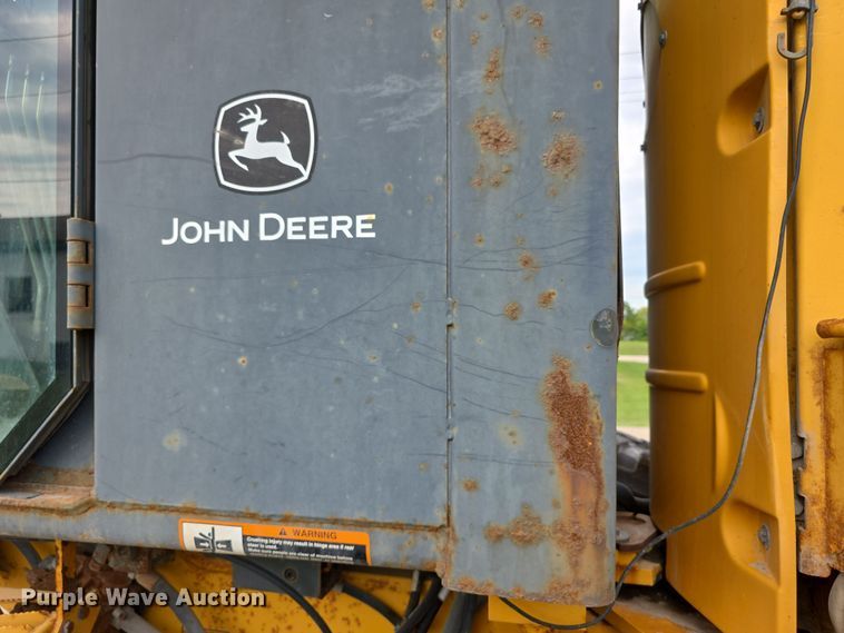 image for item EF3778 2002 John Deere 772CH II motor grader