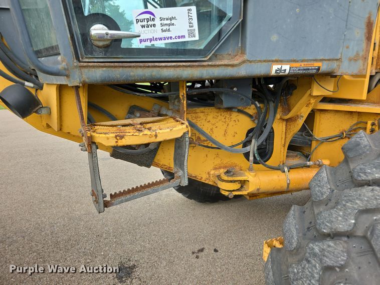 image for item EF3778 2002 John Deere 772CH II motor grader