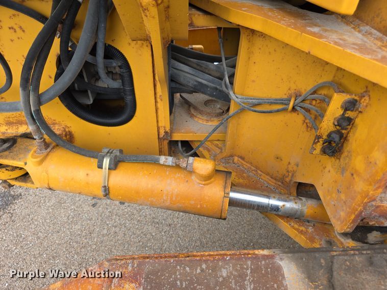 image for item EF3778 2002 John Deere 772CH II motor grader