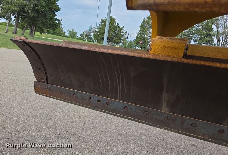 image for item EF3778 2002 John Deere 772CH II motor grader