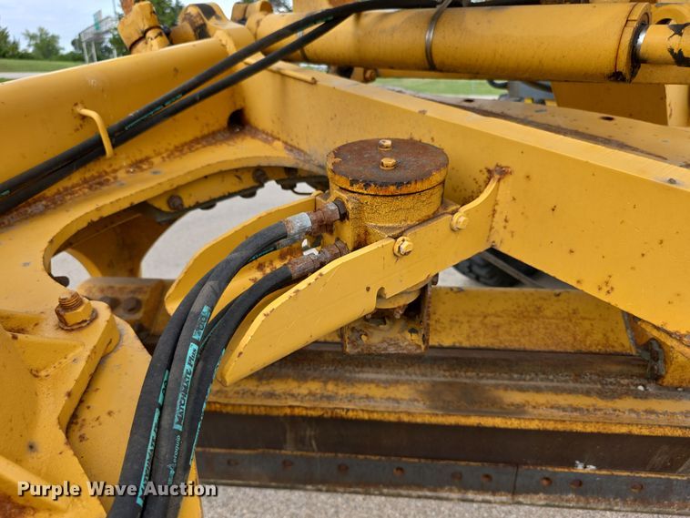 image for item EF3778 2002 John Deere 772CH II motor grader