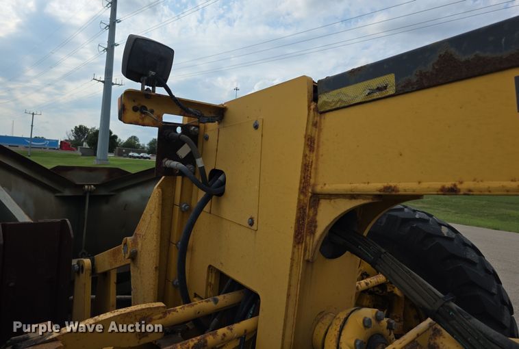 image for item EF3778 2002 John Deere 772CH II motor grader