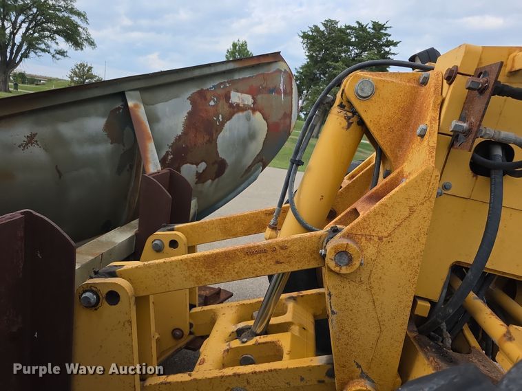 image for item EF3778 2002 John Deere 772CH II motor grader