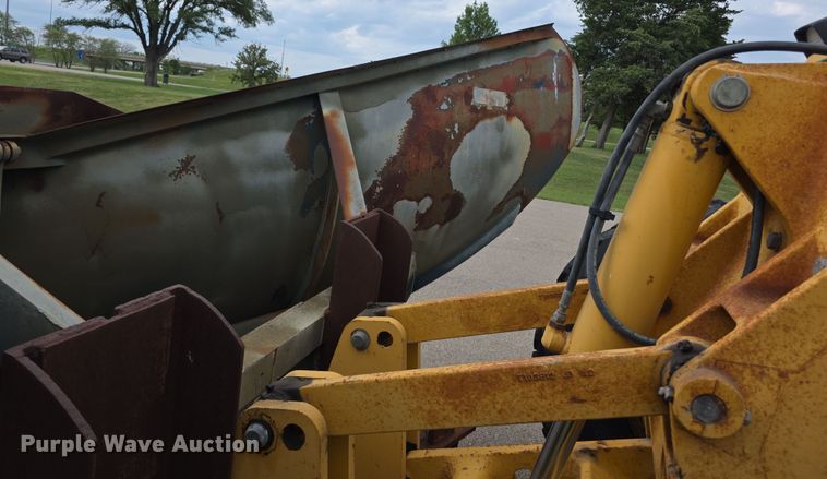 image for item EF3778 2002 John Deere 772CH II motor grader