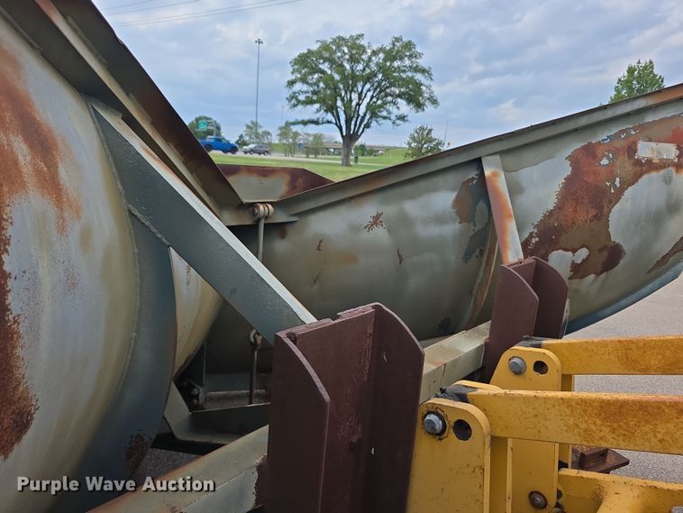 image for item EF3778 2002 John Deere 772CH II motor grader