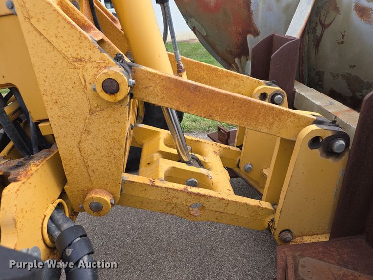 image for item EF3778 2002 John Deere 772CH II motor grader