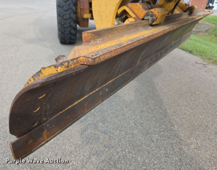 image for item EF3778 2002 John Deere 772CH II motor grader