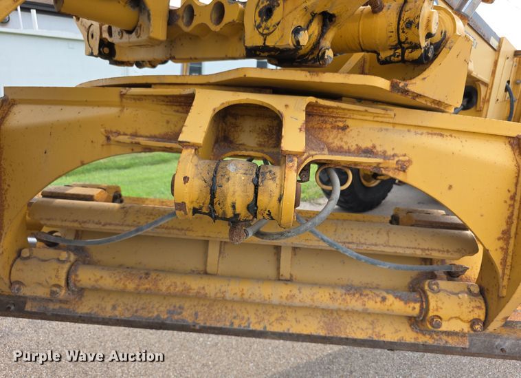 image for item EF3778 2002 John Deere 772CH II motor grader