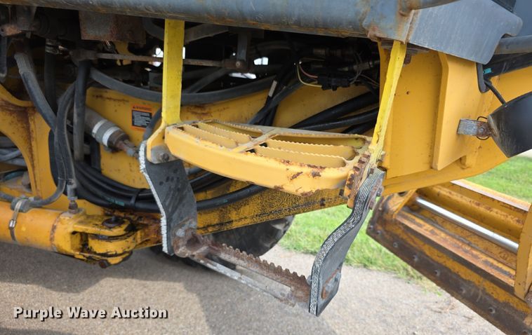 image for item EF3778 2002 John Deere 772CH II motor grader