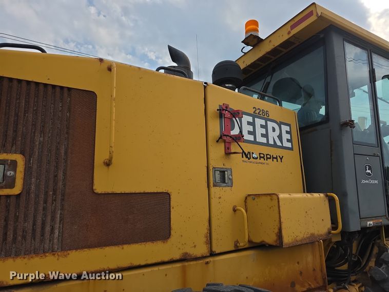 image for item EF3778 2002 John Deere 772CH II motor grader