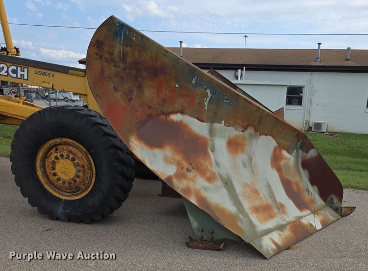 image for item EF3778 2002 John Deere 772CH II motor grader