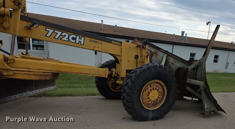 image for item EF3778 2002 John Deere 772CH II motor grader