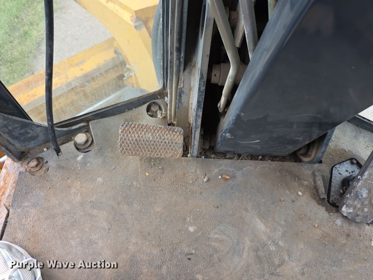 image for item EF3778 2002 John Deere 772CH II motor grader