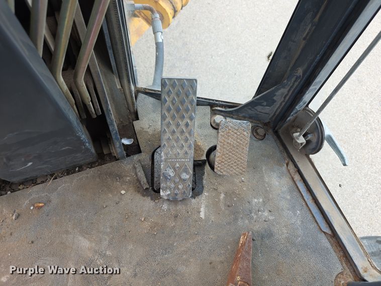 image for item EF3778 2002 John Deere 772CH II motor grader