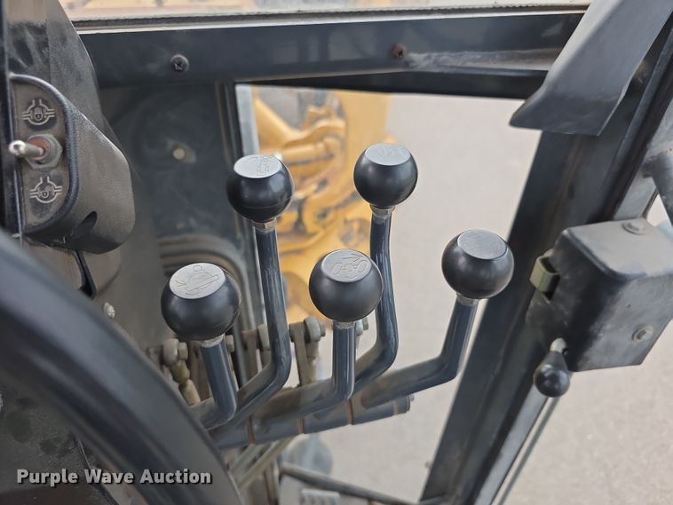 image for item EF3778 2002 John Deere 772CH II motor grader