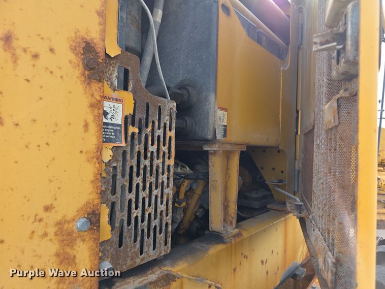 image for item EF3778 2002 John Deere 772CH II motor grader