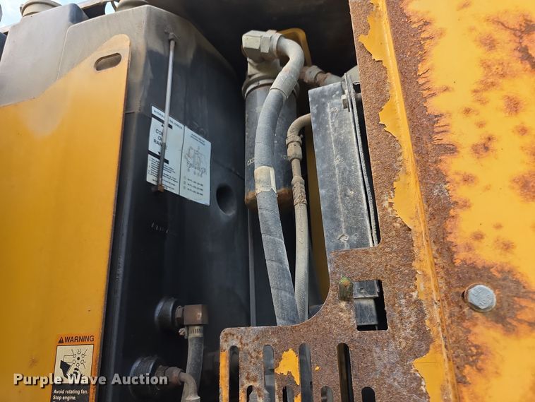 image for item EF3778 2002 John Deere 772CH II motor grader