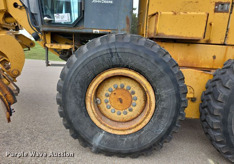 image for item EF3778 2002 John Deere 772CH II motor grader