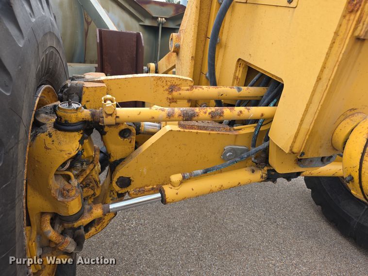 image for item EF3778 2002 John Deere 772CH II motor grader