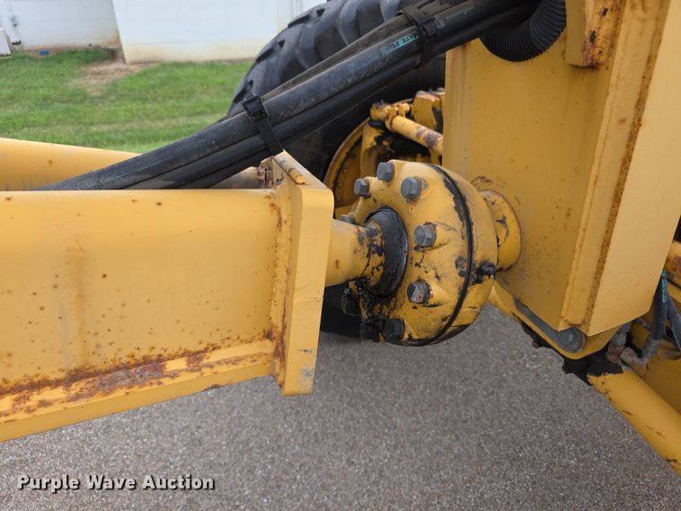 image for item EF3778 2002 John Deere 772CH II motor grader